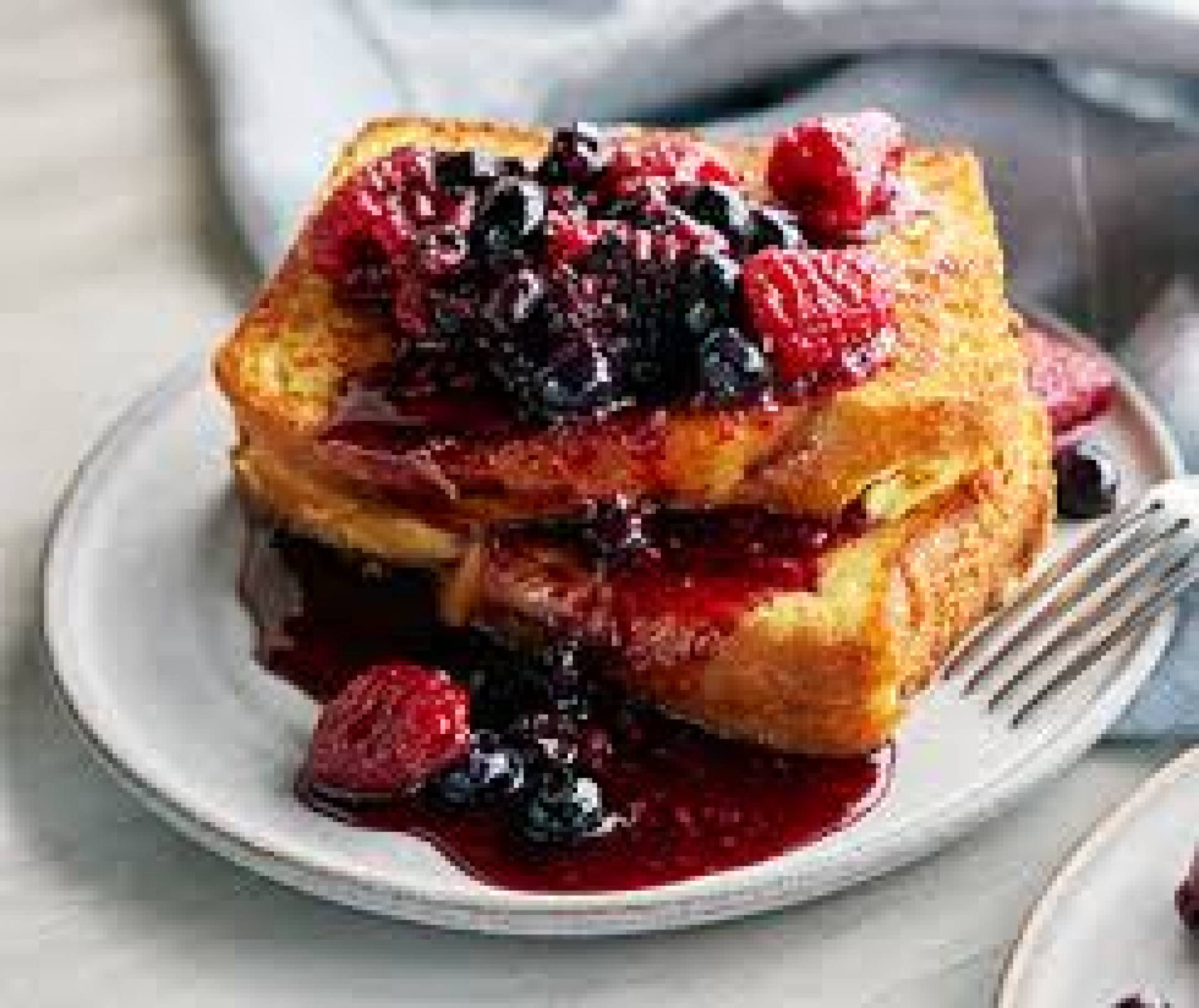 Cinnamon Sugar French Toast, Eggs, with Turkey Sausage with Berry Compote (ATHLETE)