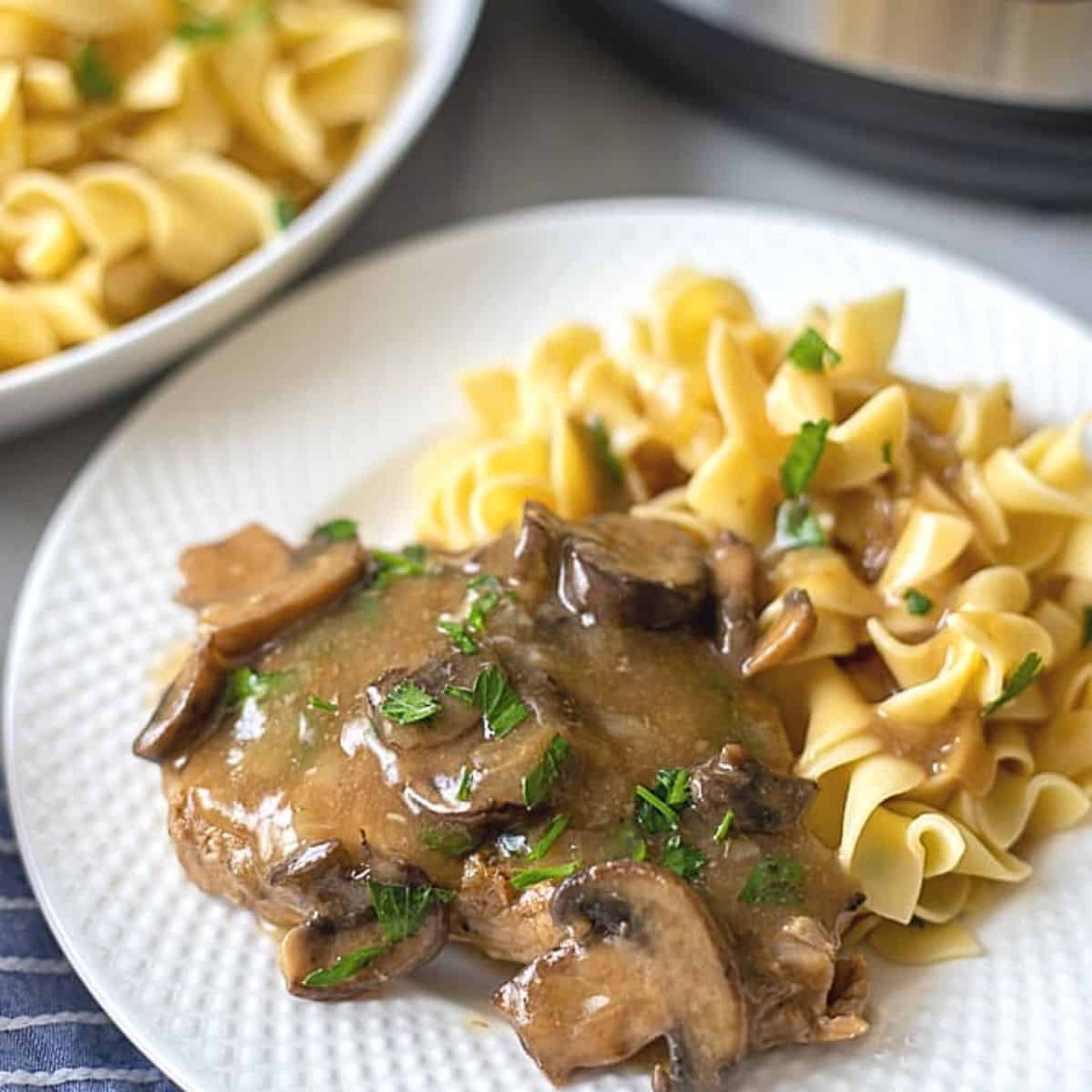 Pork Tenderloin with Creamy Mushroom Sauce and Green Beans (ATHLETE)