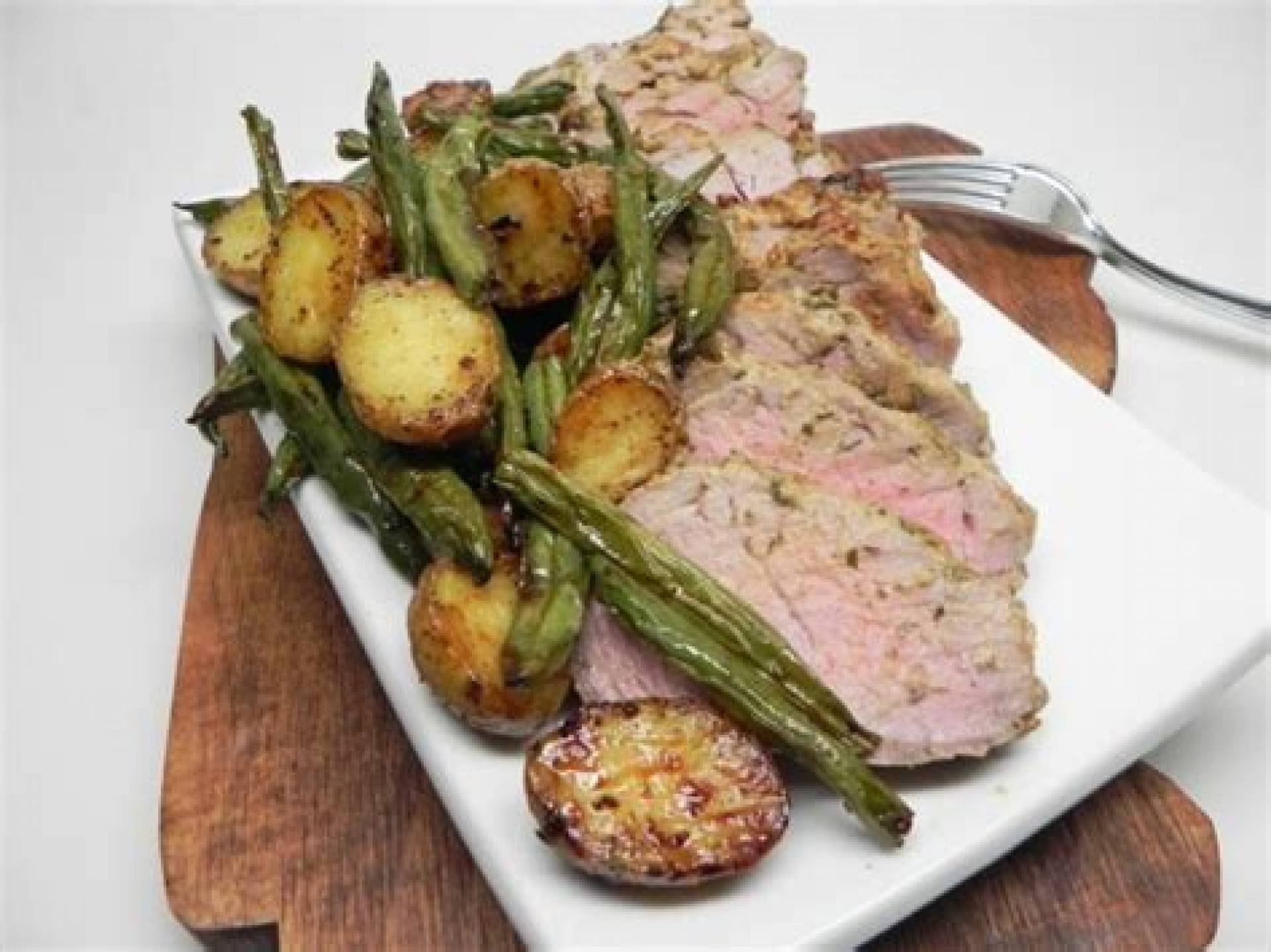 Dijon Herb Crusted Pork Tenderloin with Roasted Potatoes and Green Beans (ATHLETE)